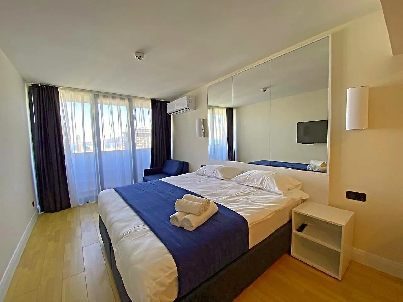 Lägenhet Delmar Orbi City D2 Block 38Floor Studio And One-Bedroom Batumi